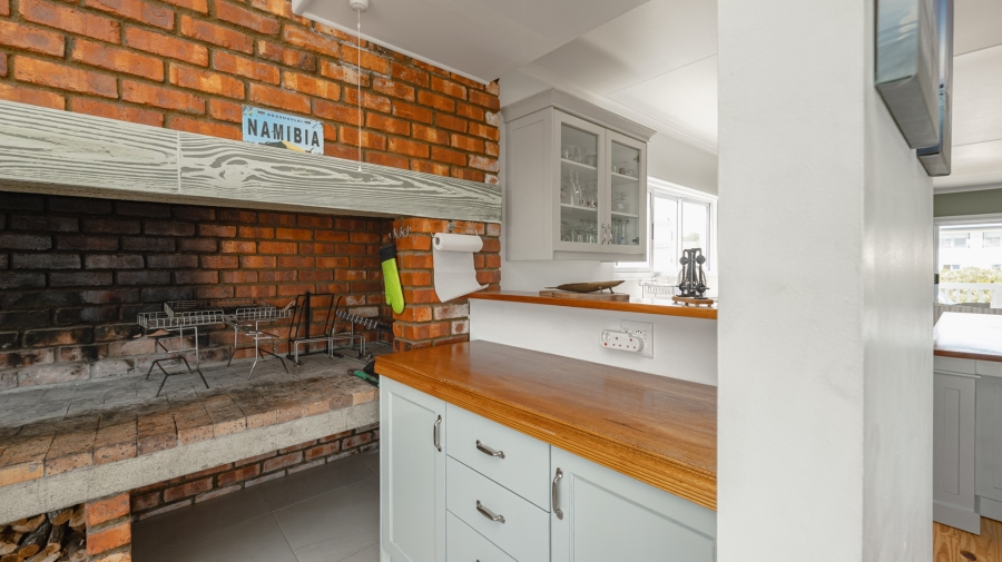 4 Bedroom Property for Sale in Struisbaai Western Cape